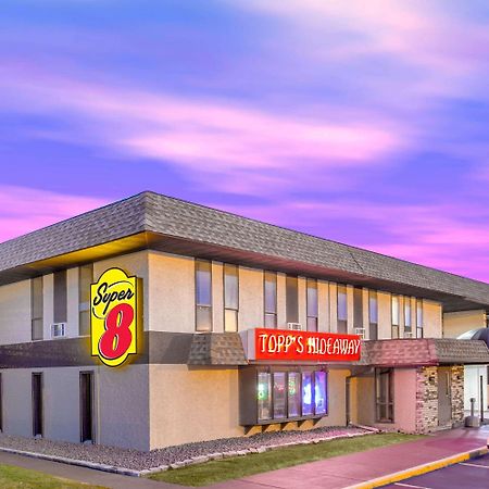 Super 8 By Wyndham Windsor/Madison North Hotel Kültér fotó